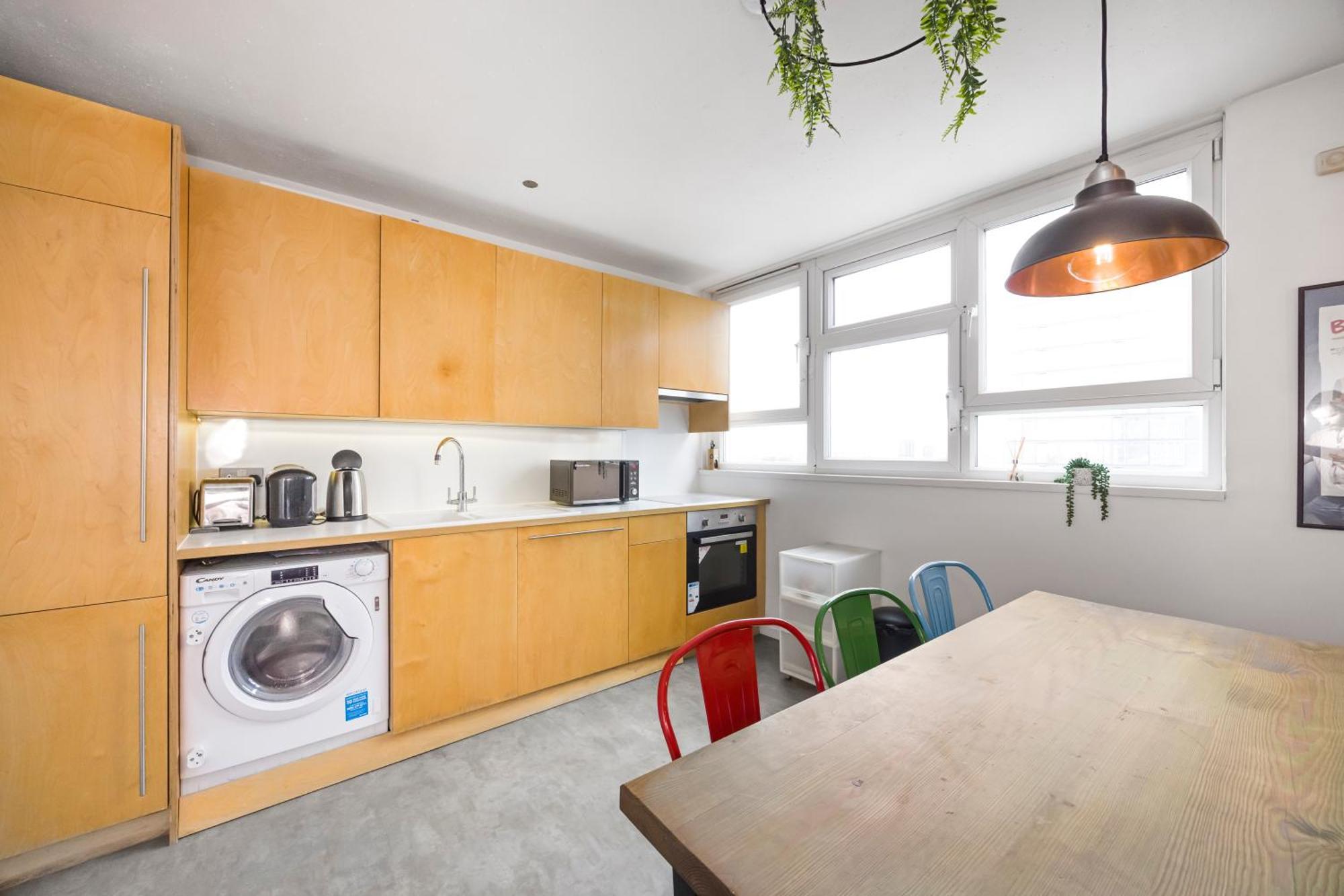 4-Bed Flat With Stunning Views Appartement Londen Buitenkant foto